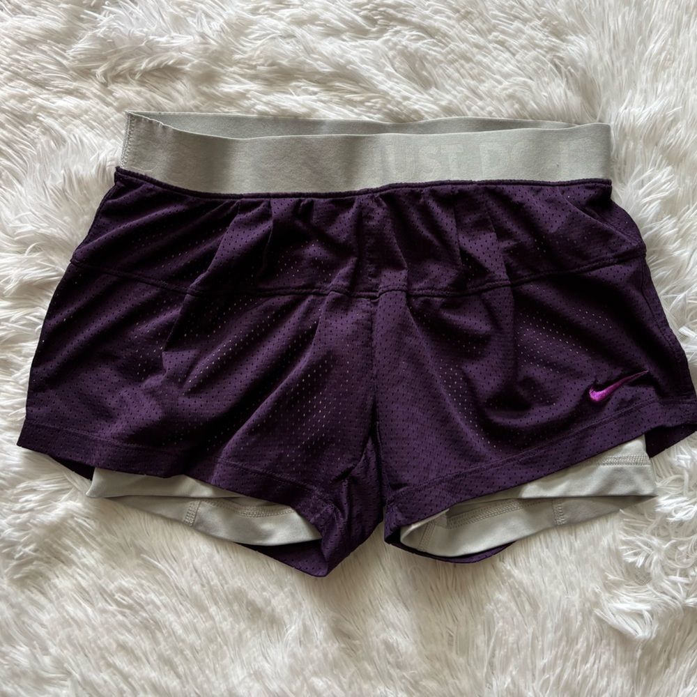 Nike Shorts Dri Fit Netted Stretchy‎ Spandex Underneath Womens Size Small